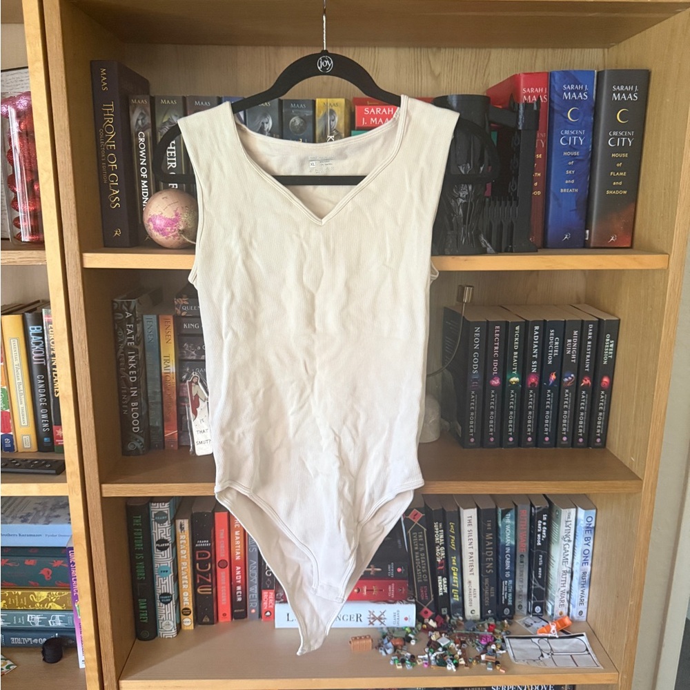 Amazon Ribbed Cream Bodysuit (Size XL)